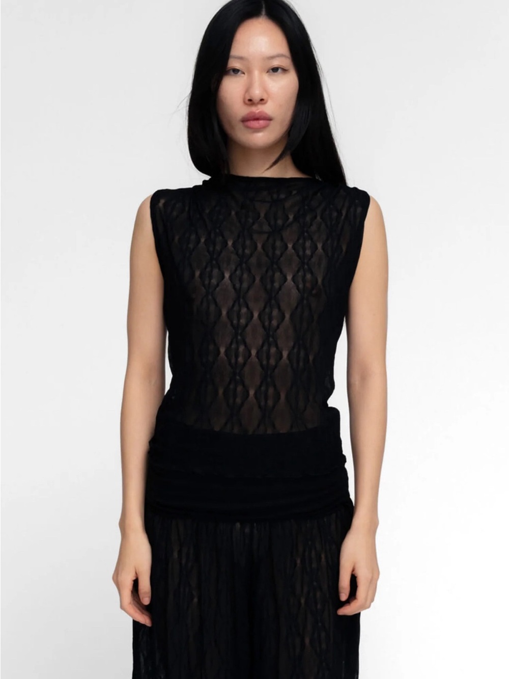 Find me now FLORA TOP IN BLACK
